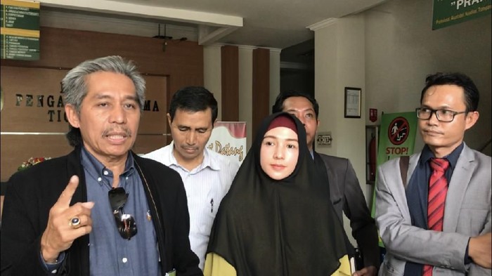 Benazir Endang Istri Limbad
