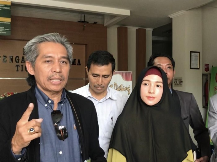 Benazir Endang Istri Limbad