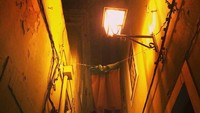 Berkunjung ke kota Coimbra di Portugal, jangan lupa mampir ke restoran Zel Manel Dos Ossos yang letaknya berada di dalam gang sempit. Foto: Instagram