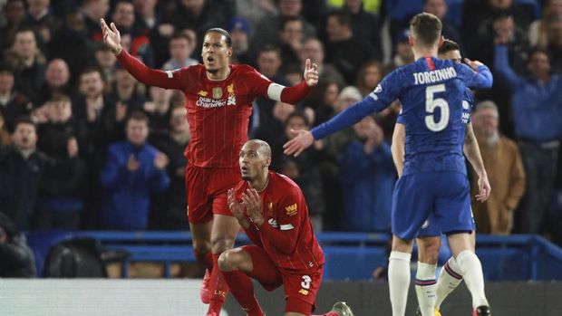 Virgil van Dijk gagal menjaga lini pertahanan Liverpool saat melawan Chelsea.