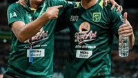 Meski sudah menampik kabar kedekatannya dengan Agnez Mo tapi publik justru mendukung keduanya agar bisa lebih dekat. Foto: instagram @raphaelmaitimo