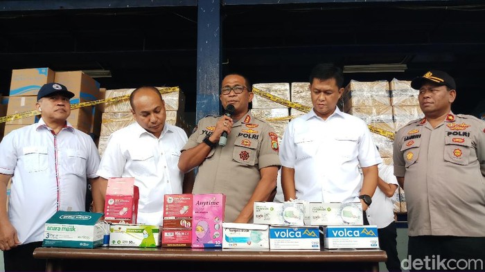 Polisi Amankan 600 Ribu Masker Ilegal dari Gudang Penimbunan di Tangerang