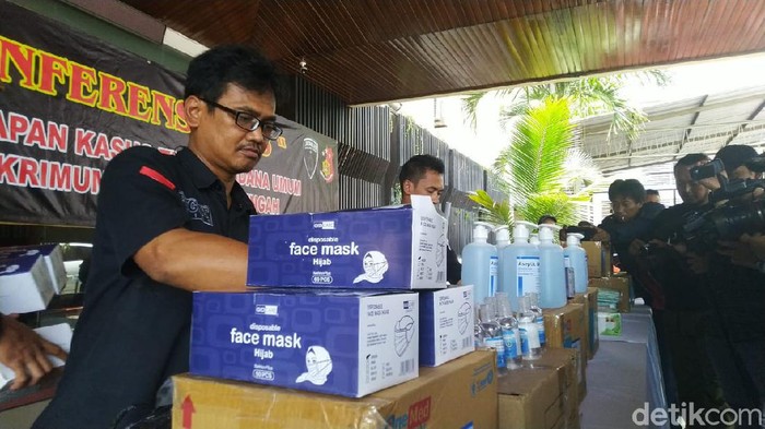 Jumpa pers kasus penimbunan masker dan antiseptik di Polda Jateng, Rabu (4/3/2020).