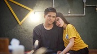 Banyak netizen yang mengecam lagu yang dinyanyikan Alvi Ananta tersebut lantaran dinilai tidak etis. Mengingat dari wabah virus corona telah memakan ribuan korban dari seluruh dunia. Foto: Instagram @alviananta0204_