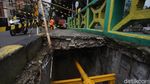 Duh! Trotoar di Jembatan Petojo Bolong