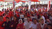 Mensos mengatakan pemerintah menambah bantuan program sembako dari Rp 150.000 menjadi Rp 200.000 selama 6 bulan kedepan.