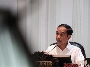 Darurat Corona, Jokowi: Pangkas APBN-APBD Tak Prioritas, Perkuat Bansos!