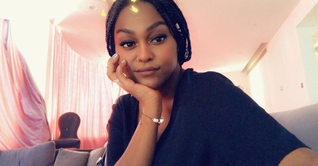 Menurut laporan Al Jazeera, pihak berwenang juga telah memerintahkan agar tim produksi di belakang video musik Ayasel Slay dituntut. Seperti apa lirik lagu Bint Mecca yang dinyanyikan Ayasel Slay? Foto: Instagram @asayelslay