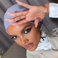 Wajah cantik Halima Aden juga mendapat tempat di daftar ini. Model berhijab asal AS ini bertengger di urutan tujuh. (Foto: Instagram/@halima)