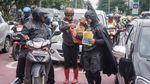 Aksi Batman Cs Saat Beri Sosialisasi Pencegahan Corona di Solo