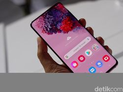Ini Galaxy S20, Si Mungil yang Nyaman di Genggaman