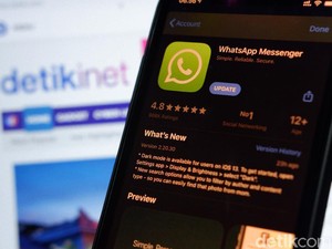Bagus Mana, Dark Mode WhatsApp di Android atau iPhone?