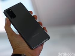Ini Galaxy S20, Si Mungil yang Nyaman di Genggaman