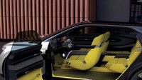 Pada City Mode, mobil ini memiliki panjang 4,4 meter dan mendapatkan tenaga dari baterai berkekuatan 40-kwh. Lalu dengan sekali sentuh, Renault Morphoz akan berubah. Wheelbase bertambah panjang 20 cm, sementara fascia belakang mundur juga sejauh 20 cm.