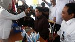 Kunjungi Kimia Farma, Erick Thohir Cek Suhu Tubuh