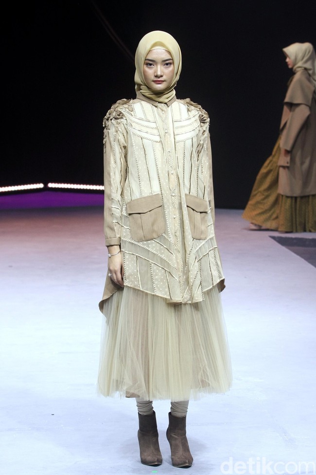 Fashion show terbaru busana muslim Ayu Dyah Andari bertajuk Oase di Muslim Fashion Festival 2020, Jakarta Convention Center, Jakarta, Sabtu [22/2/2020]. Foto: Mohammad Abduh/Wolipop.