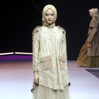Fashion show terbaru busana muslim Ayu Dyah Andari bertajuk Oase di Muslim Fashion Festival 2020, Jakarta Convention Center, Jakarta, Sabtu [22/2/2020]. Foto: Mohammad Abduh/Wolipop.