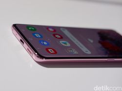 Ini Galaxy S20, Si Mungil yang Nyaman di Genggaman