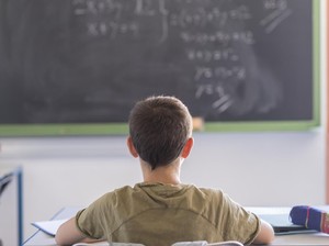 Banyak Pekerjaan Rumah Bikin Siswa Stres Saat Libur Sekolah