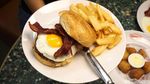 Yummy! Mencicipi Slamburger dan Banana Cream Pancake ala Amerika