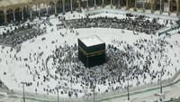 Kebijakan Arab Saudi yang menutup sementara perjalanan umroh dari beberapa negara itu semata-mata untuk mengantisipasi penyebaran virus Corona. Hingga kini pun itu masih berlaku baru jemaah dari Indonesia.