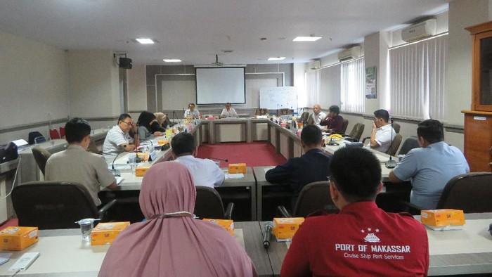 Komisi E DPRD Sulsel rapat bahas penanganan virus corona. (Foto: Noval/detikcom)