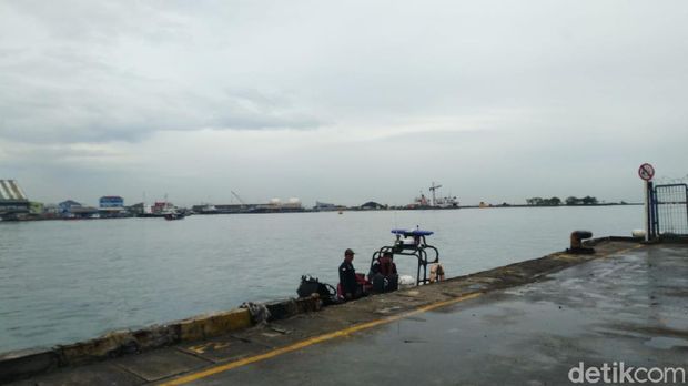 Kapal Periksa Viking Sun Tertahan, Begini Suasana Pelabuhan Tanjung Emas