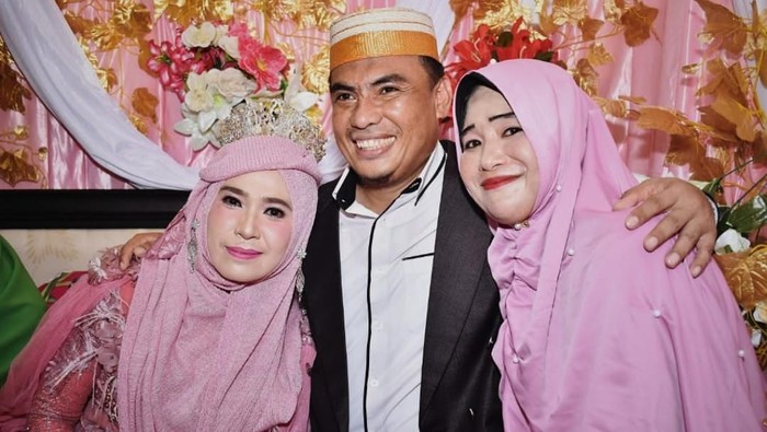 Istri di Bulukumba Antar Suami Nikah Lagi