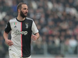 Kabur dari Masa Karantina, Higuain Dicegat di Bandara