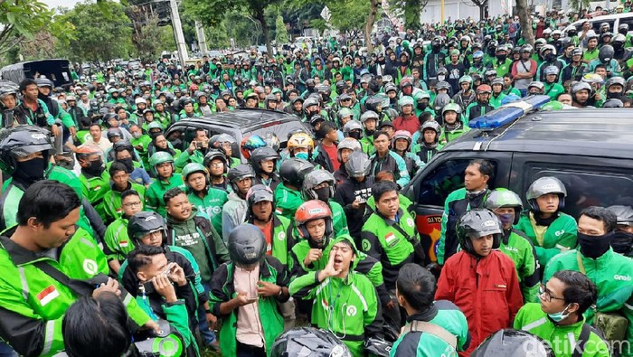 Pelaporan seorang driver ojek online (ojol) di Sleman berinisial LA (29) ke polisi terkait kasus pengeroyokan berbuntut panjang.