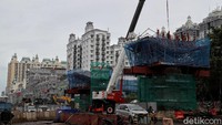 Saat ini pembangunan tol tersebut telah sampai di kawasan depan MOI Jalan Boulevard Raya Kelapa Gading.