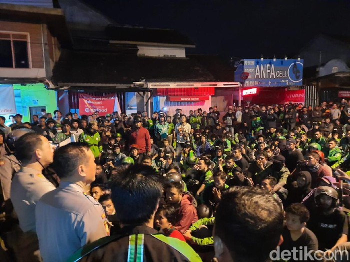 Massa ojek online di Babarsari, Sleman, Kamis (5/3/2020).