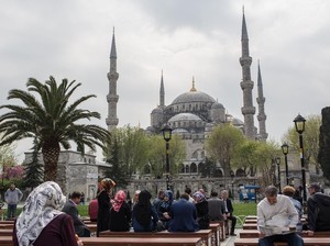 Masjid di Turki Dibuka Lagi, Jemaah Ungkapkan Kegembiraan