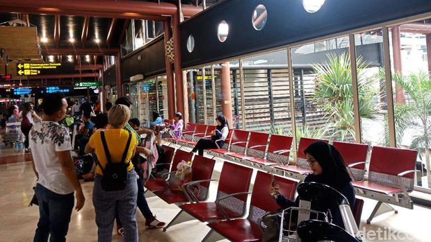 Suasana di Bandara Soetta siang ini
