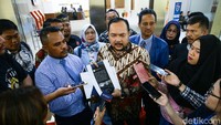 Fahira Idris dilaporkan oleh Ketua Umum Cyber Indonesia, Muannas Alaidid, ke Polda Metro Jaya pada Minggu (1/3) lalu. Muannas melaporkan Fahira soal cuitan tersebut karena dianggap telah menimbulkan kegaduhan.