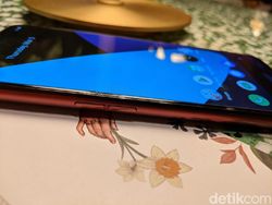 Menggenggam Realme X50 Pro 5G di Indonesia