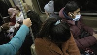 Seperti dilansir CNN, Kamis (5/3/2020), otoritas New York saat ini tengah mencari orang-orang yang diketahui melakukan kontak dekat dengan para pasien virus Corona, khususnya lima pasien virus Corona yang baru saja terkonfirmasi di New York.
