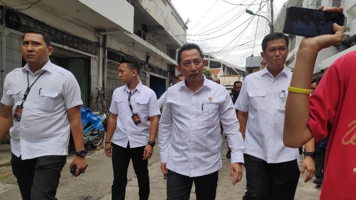 Cek Toko Masker di Jakbar, Kabareskrim Minta Pedagang Tak Timbun Barang