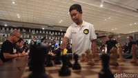 Atlet berusia 20 tahun binaan program UT Inspiring Youth ini keluar sebagai juara Liberec Open dengan mengumpulkan 8,5 poin dari sembilan babak.