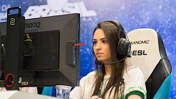 Shayene shAy Victorio adalah seorang gamer profesional dan influencer asal Brasil. Foto: Instagram/shayvictorio