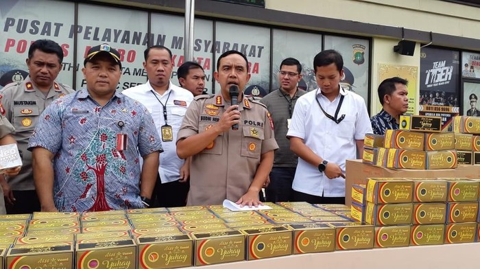 Polisi tangkap penimbun masker di Jakarta Utara