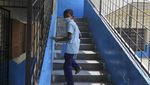 Antisipasi Corona, Siswa India Pakai Masker Buatan Sendiri