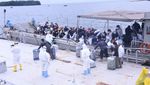 Momen WNI ABK Diamond Princess Dipindahkan ke Pulau Sebaru Kecil