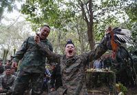 Latihan di Thailand, Marinir Amerika Makan Tokek hingga Minum Darah Ular