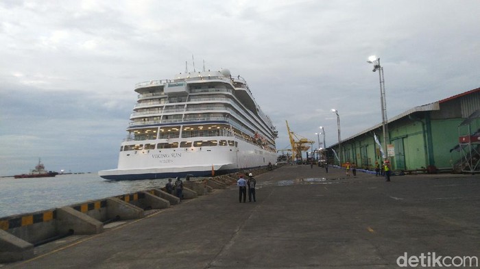Kapal Pesiar Viking Sun di Pelabuhan Tanjung Emas, Semarang, Kamis (5/3/2020).