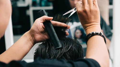 Process of doing fashionable haircut