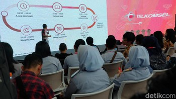 Paket ilmupedia kini sudah dapat digunakan untuk mengakses aplikasi belajar dari Quipper, Cakap, Bahaso dan Zenius.  Ke depannya, Telkomsel akan terus mengembangkan paket ilmupedia dengan memperluas kolaborasi dengan pihak lain yang memiliki visi sejalan dengan Telkomsel dalam membantu generasi muda Indonesia untuk menggali potensi diri lewat pendidikan.
