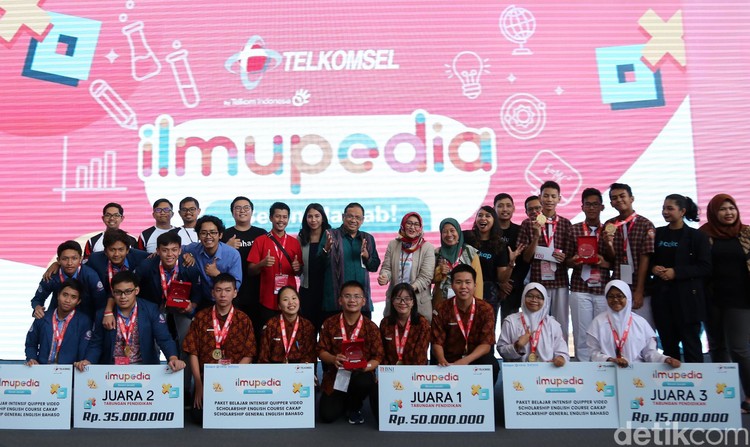 Telkomsel kembali menghadirkan inisiatif dalam mendukung kemajuan pendidikan di Indonesia melalui upaya penyediaan akses terhadap ilmu pengetahuan yang semakin inklusif. Inisiatif tersebut diwujudkan dalam bentuk paket data ilmupedia dan kuis ilmupedia Berani Jawab! (IBJ).