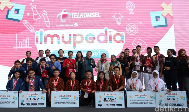 Telkomsel kembali menghadirkan inisiatif dalam mendukung kemajuan pendidikan di Indonesia melalui upaya penyediaan akses terhadap ilmu pengetahuan yang semakin inklusif. Inisiatif tersebut diwujudkan dalam bentuk paket data ilmupedia dan kuis ilmupedia Berani Jawab! (IBJ).