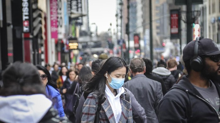 New York Konfirmasi 11 Orang Positif Corona Otoritas New York di Amerika Serikat (AS) mengonfirmasi 11 orang positif virus corona di wilayahnya.